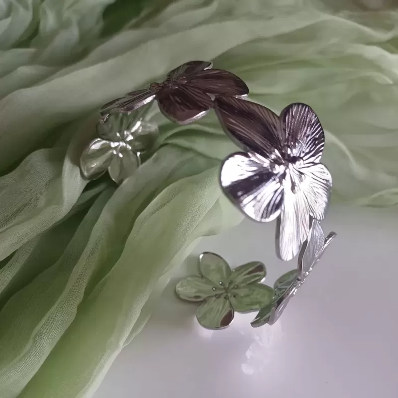 Bracciale rigido Fiori silver
